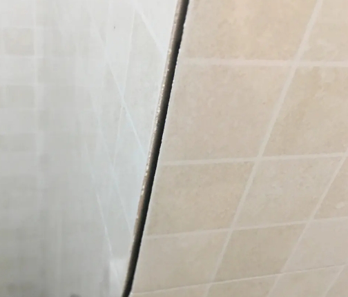 绍兴市瓷砖空鼓维修公司分享阳台瓷砖脱落的修复过程可以分为以下几个步骤